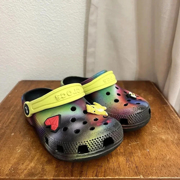 Crocs Classic Clogs Primary Rainbow Tie Dye Kids Clogs Size Childrens 7 Pokémon - Picture 1 of 10
